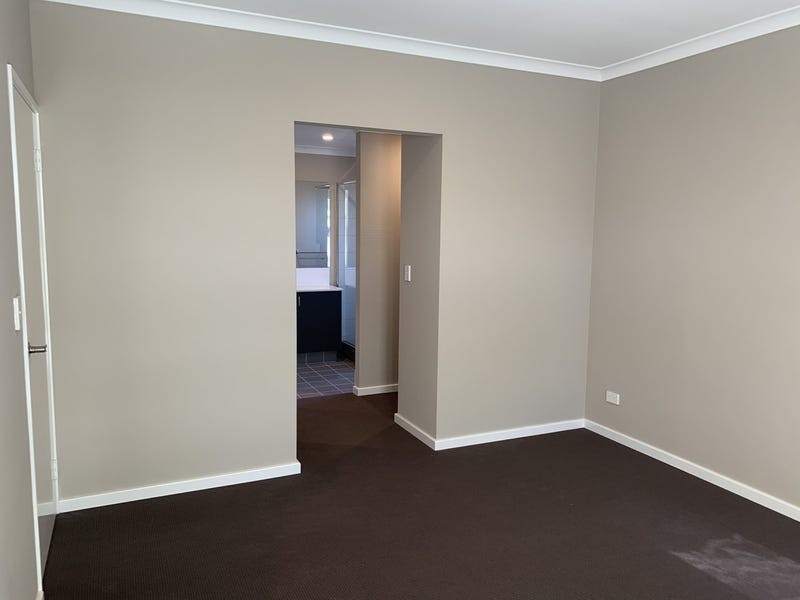 56 Serpentine Drive, South Guildford WA 6055