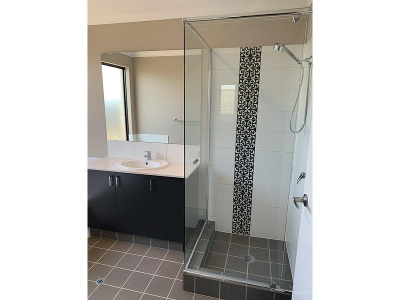 56 Serpentine Drive, South Guildford WA 6055