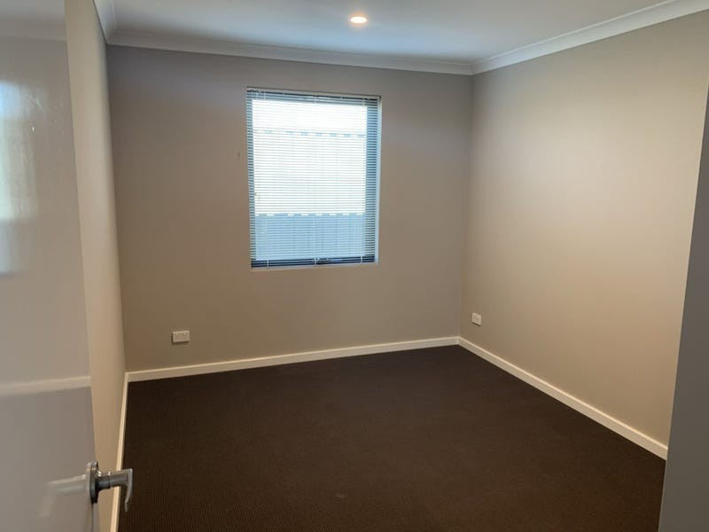 56 Serpentine Drive, South Guildford WA 6055