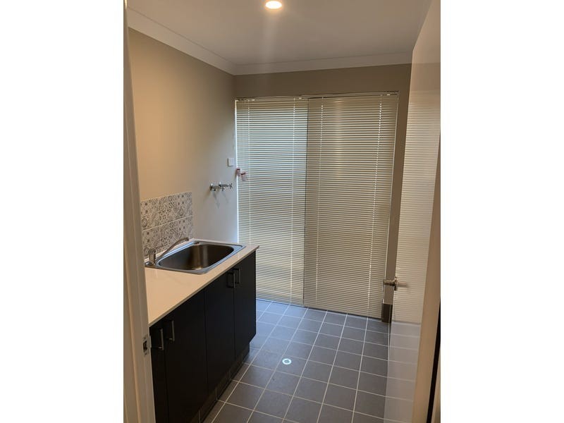 56 Serpentine Drive, South Guildford WA 6055
