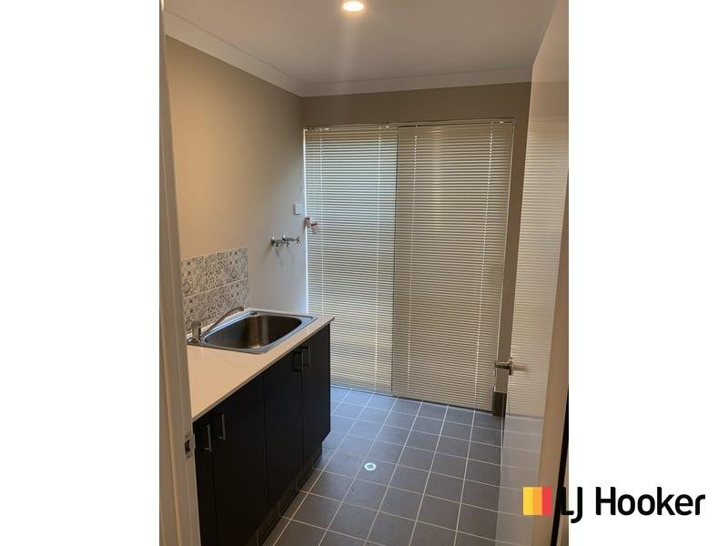 56 Serpentine Drive, South Guildford WA 6055