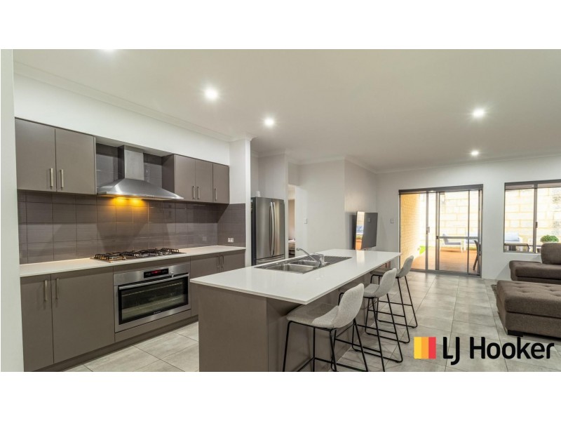 11 Gippsland Way, Banksia Grove WA 6031