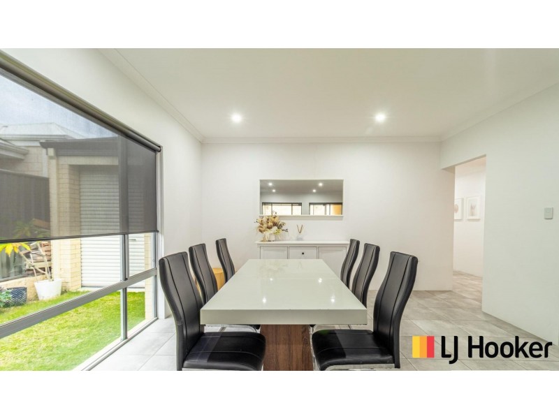 11 Gippsland Way, Banksia Grove WA 6031