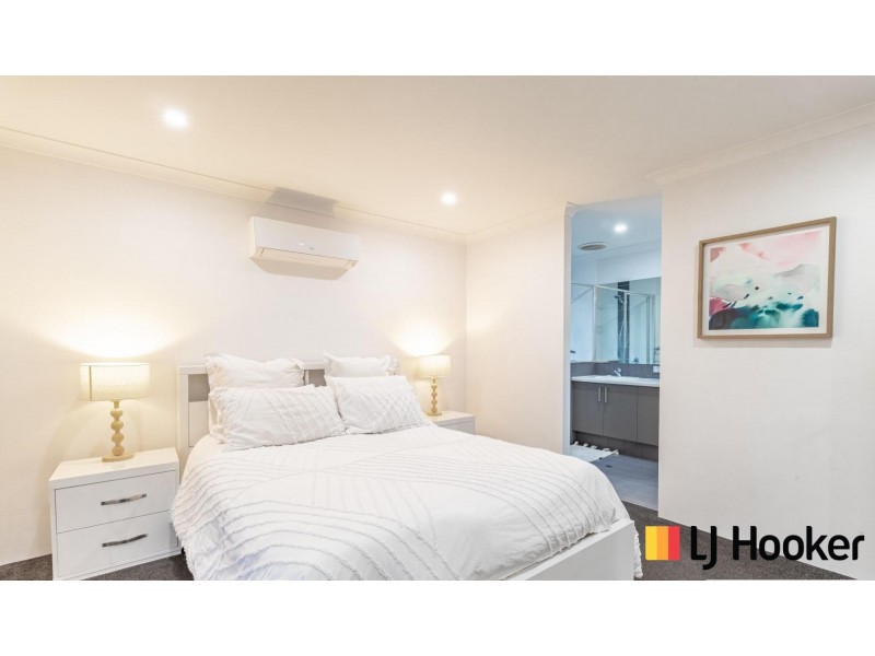 11 Gippsland Way, Banksia Grove WA 6031