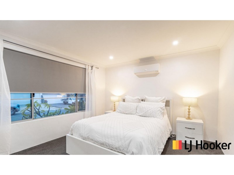 11 Gippsland Way, Banksia Grove WA 6031