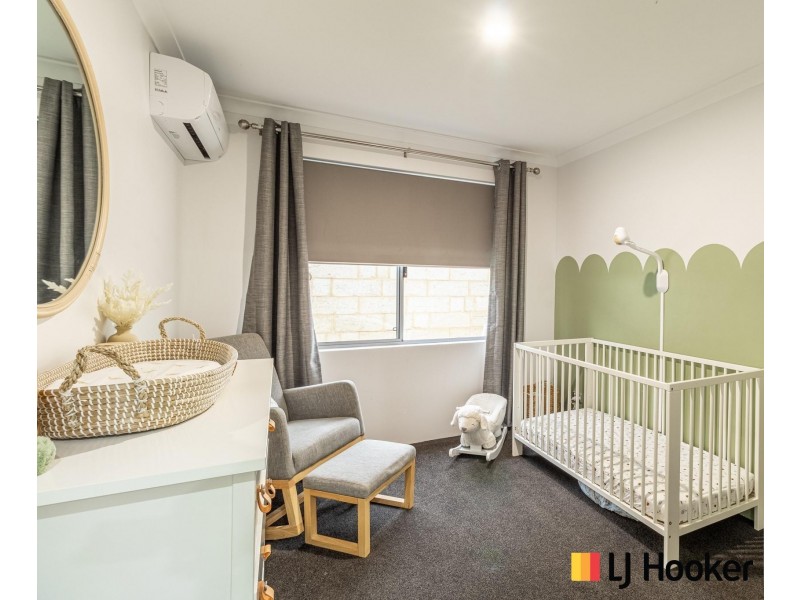 11 Gippsland Way, Banksia Grove WA 6031