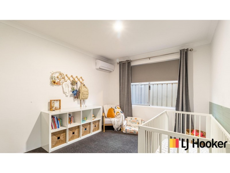 11 Gippsland Way, Banksia Grove WA 6031