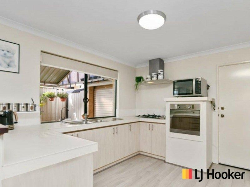 5 Ellesmere Circuit, Success WA 6164