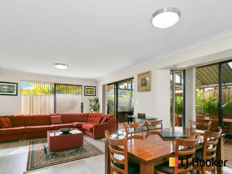 5 Ellesmere Circuit, Success WA 6164