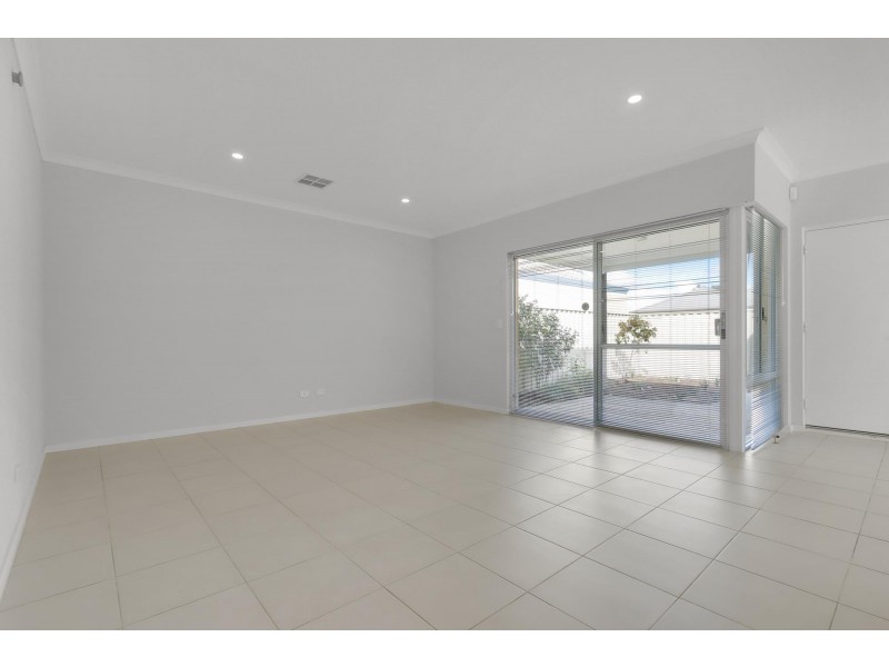 7 Addington Loop, Piara Waters WA 6112