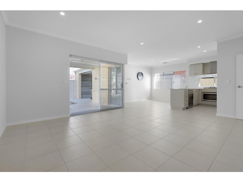 7 Addington Loop, Piara Waters WA 6112