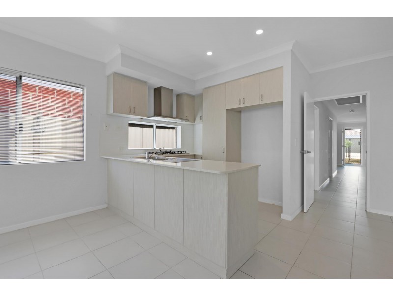 7 Addington Loop, Piara Waters WA 6112