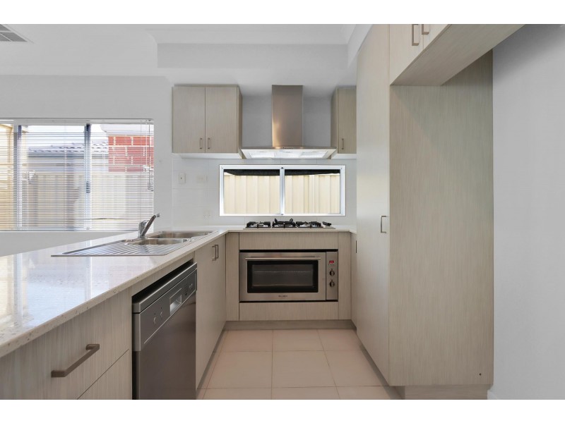 7 Addington Loop, Piara Waters WA 6112