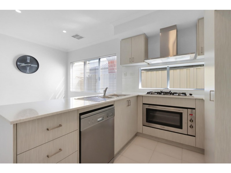 7 Addington Loop, Piara Waters WA 6112