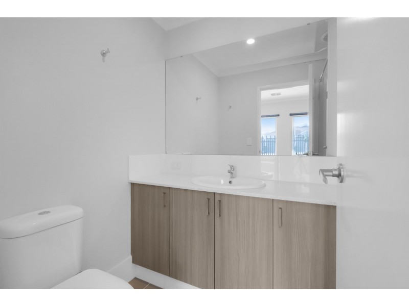 7 Addington Loop, Piara Waters WA 6112