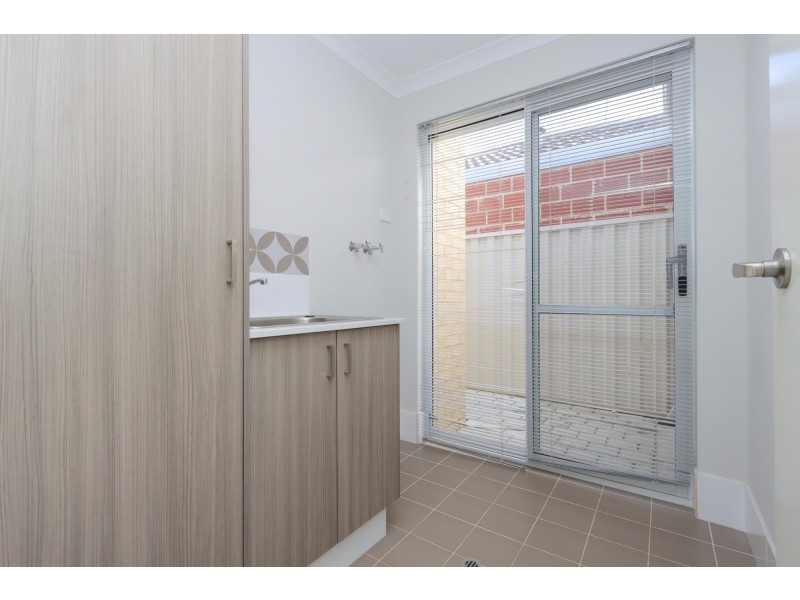 7 Addington Loop, Piara Waters WA 6112