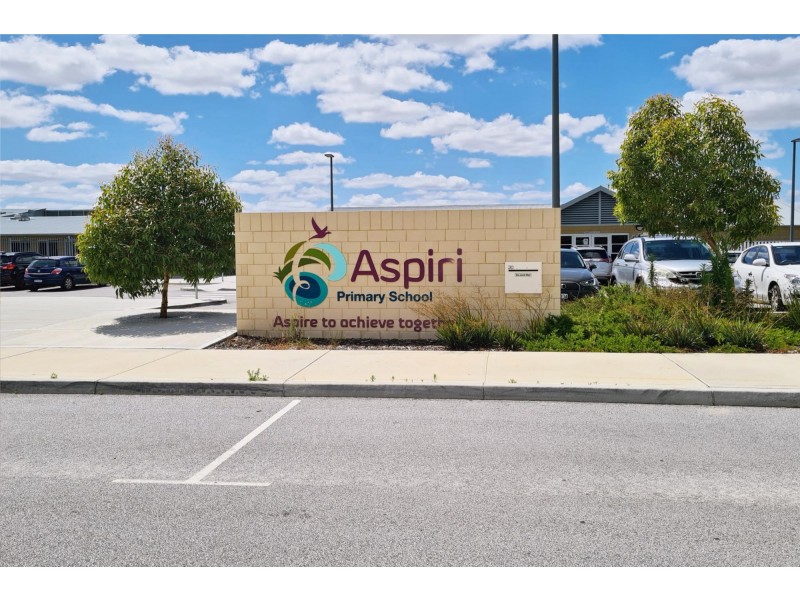 7 Addington Loop, Piara Waters WA 6112