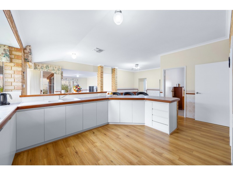 9 Sanctuary Avenue, Canning Vale WA 6155