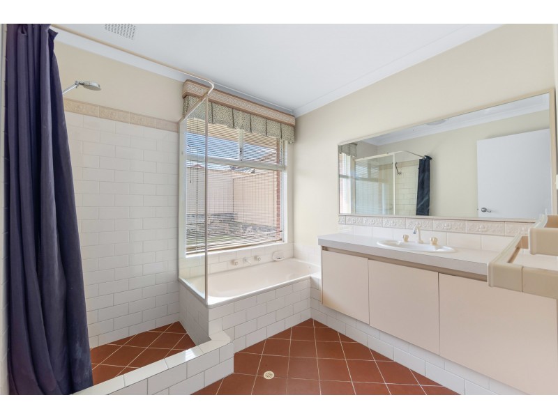 9 Sanctuary Avenue, Canning Vale WA 6155