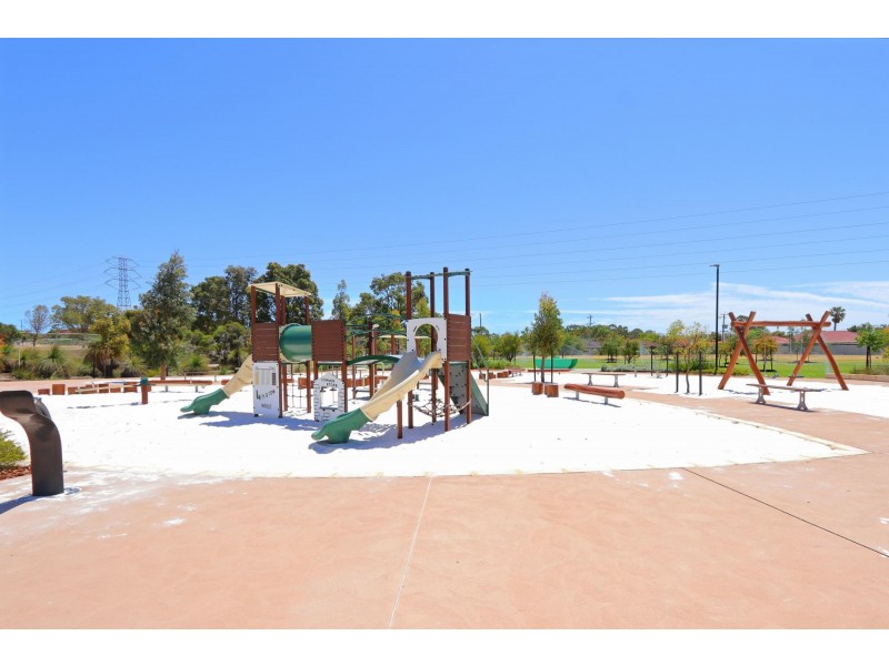 62 Periwinkle Way, Parkwood WA 6147