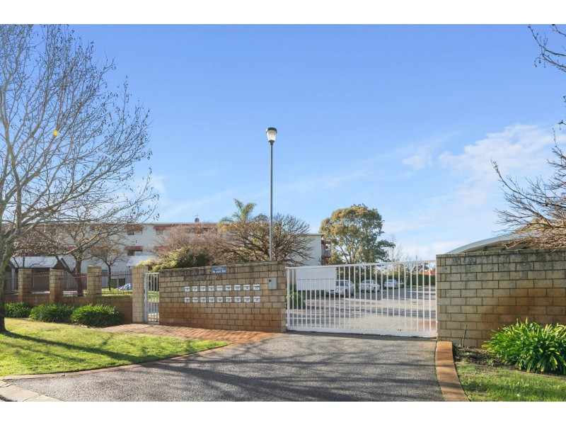 17/24 Morrit Way, Parmelia WA 6167