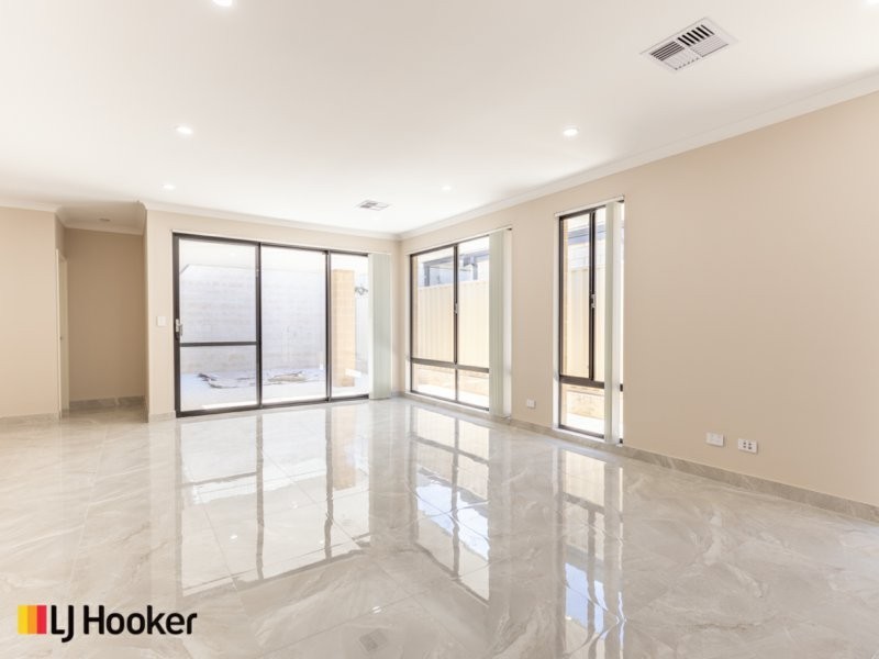 27 Lewisham Vista, Success WA 6164