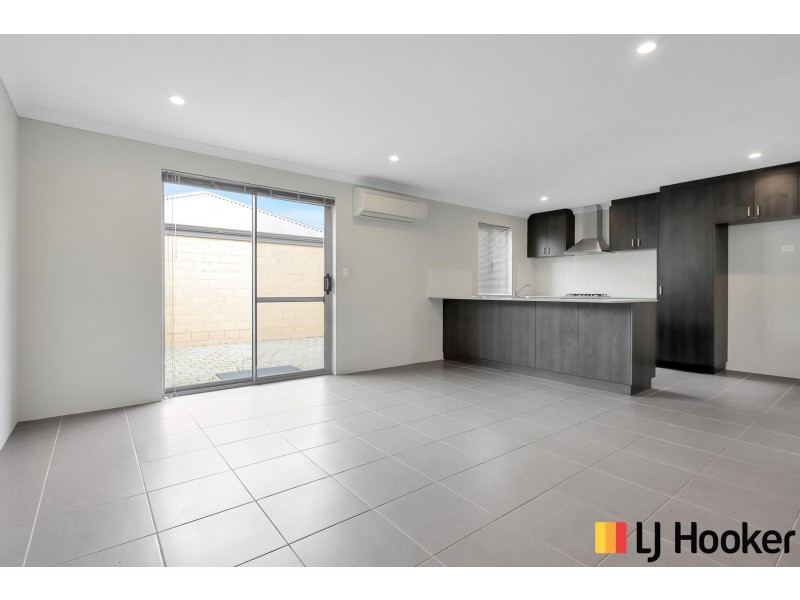 28 Snowden Street, Hammond Park WA 6164