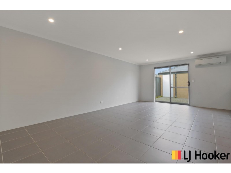 28 Snowden Street, Hammond Park WA 6164
