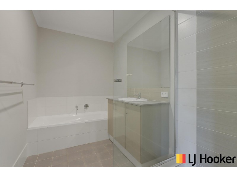 28 Snowden Street, Hammond Park WA 6164
