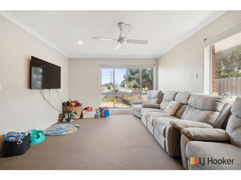 62 Willeri Drive, Parkwood WA 6147