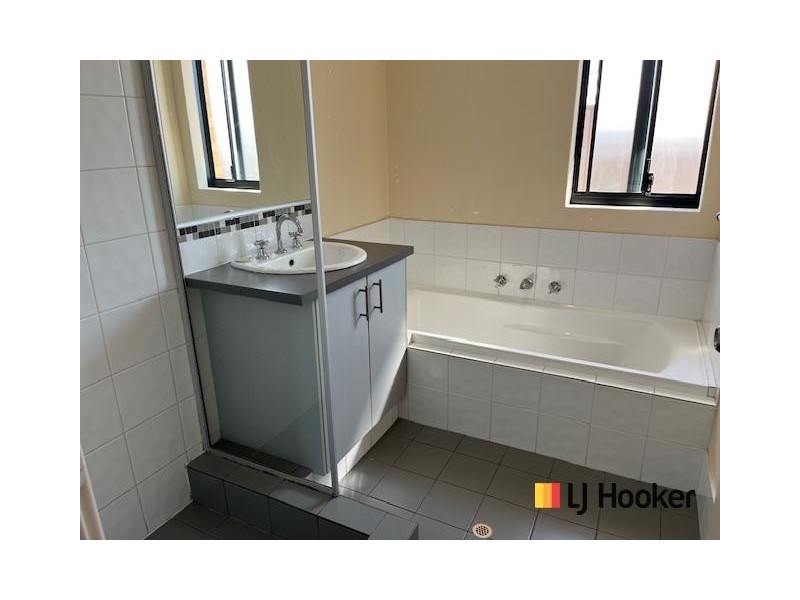 64 Beauchamp Loop, Wellard WA 6170