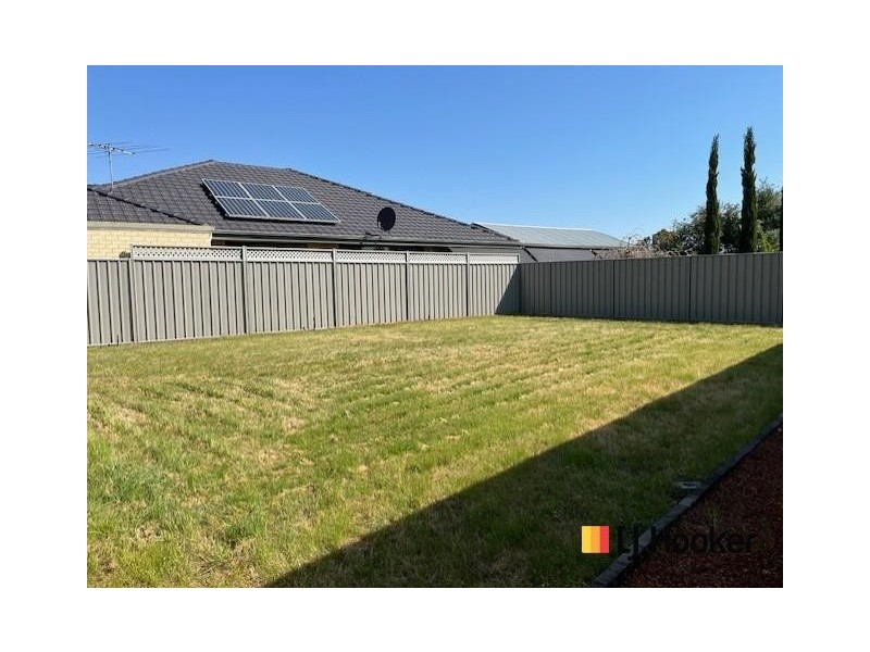 64 Beauchamp Loop, Wellard WA 6170
