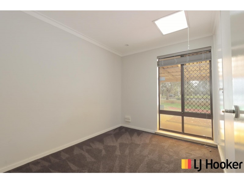 18 Cressida Way, Camillo WA 6111