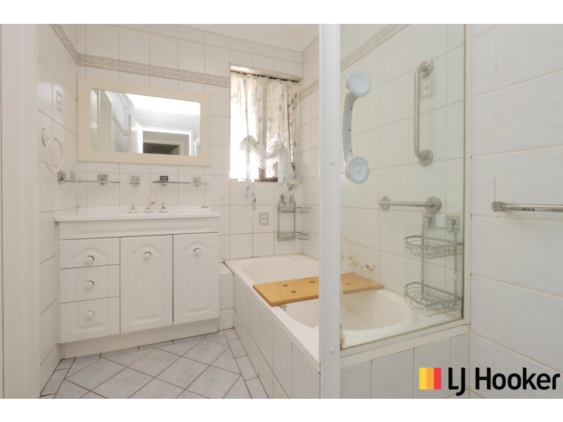 18 Cressida Way, Camillo WA 6111