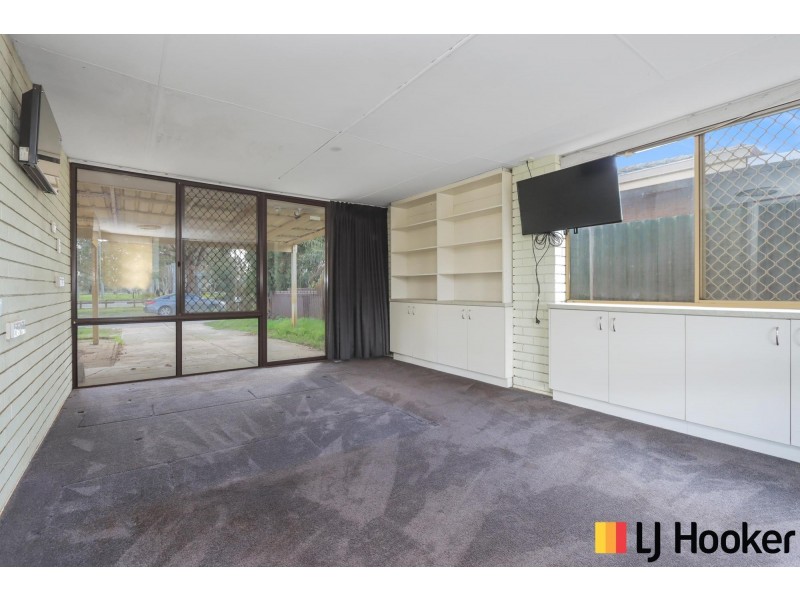 18 Cressida Way, Camillo WA 6111