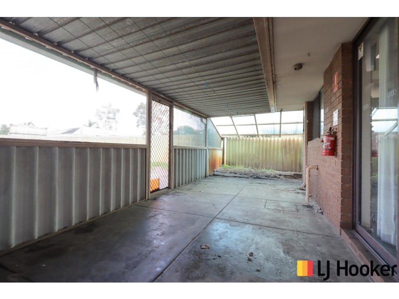 18 Cressida Way, Camillo WA 6111