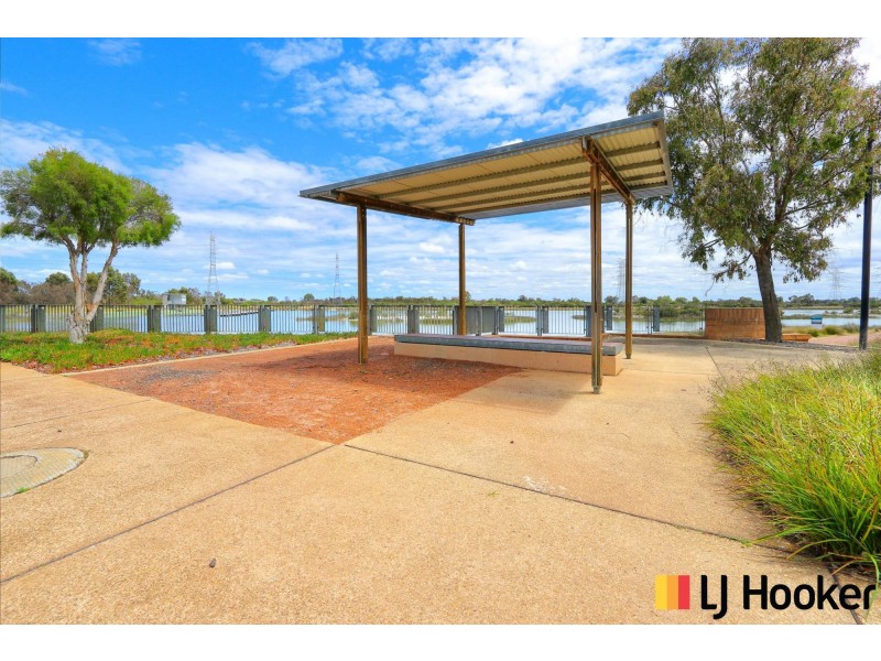 18 Cressida Way, Camillo WA 6111