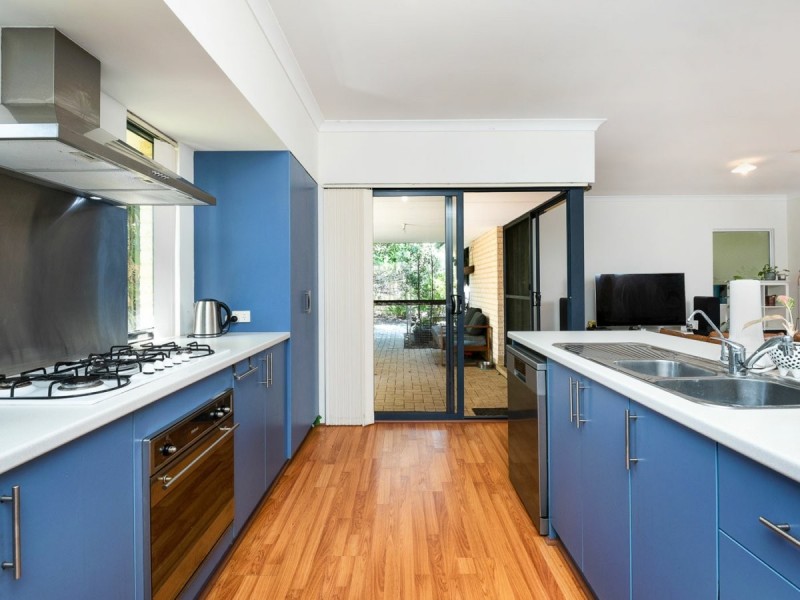 6 Willerin Loop, Success WA 6164
