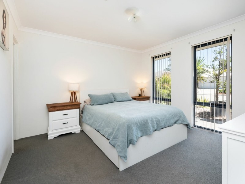6 Willerin Loop, Success WA 6164