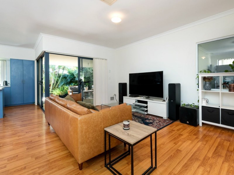 6 Willerin Loop, Success WA 6164