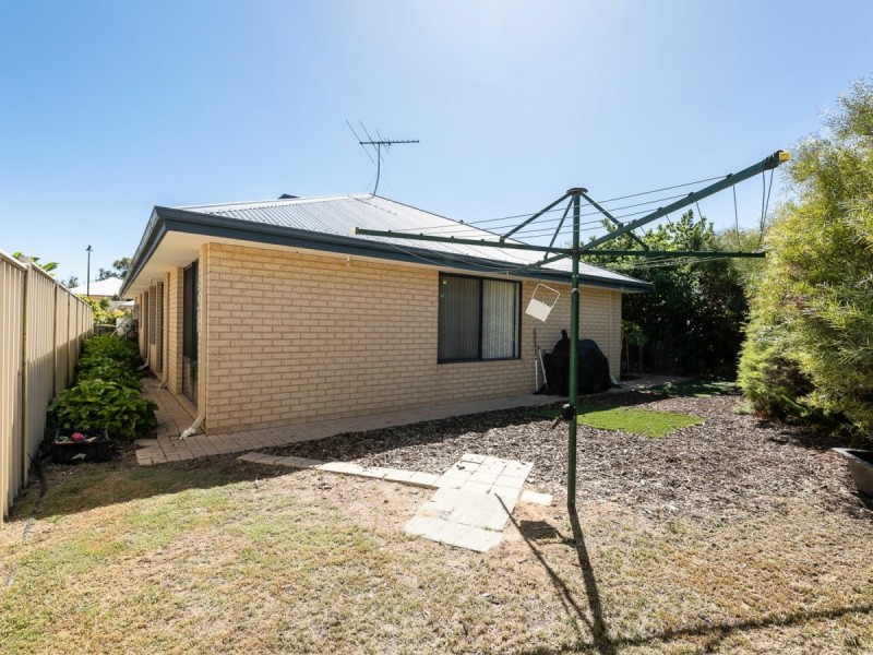 6 Willerin Loop, Success WA 6164