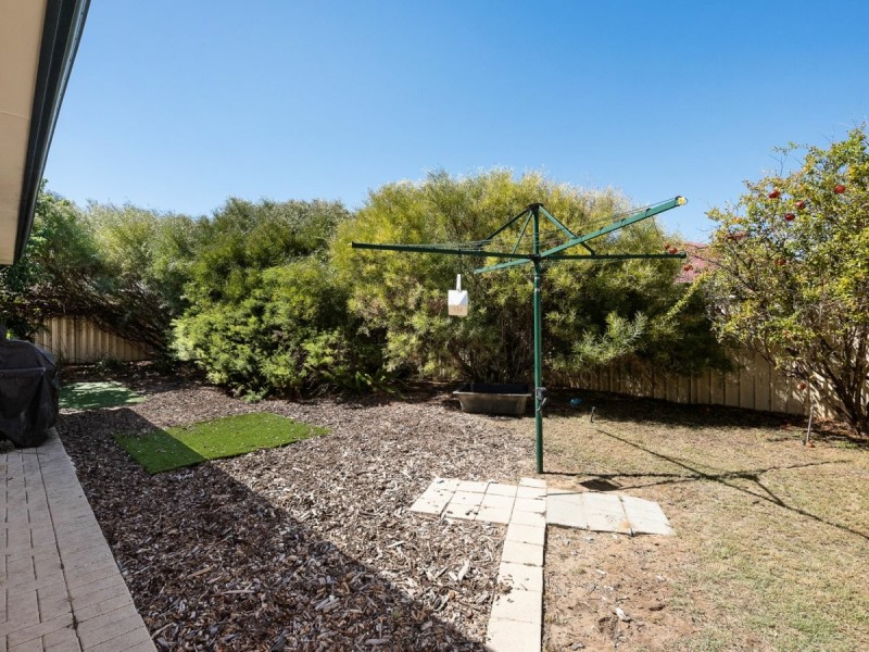 6 Willerin Loop, Success WA 6164