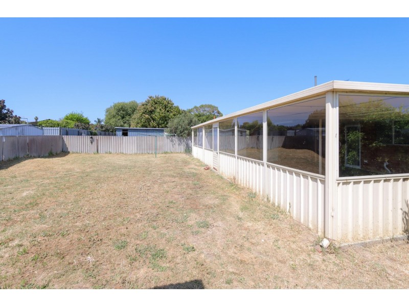 17 Leumeah Street, Armadale WA 6112