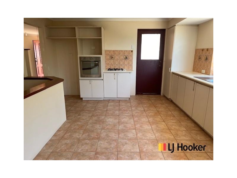 14 Catalpa Crescent, South Lake WA 6164