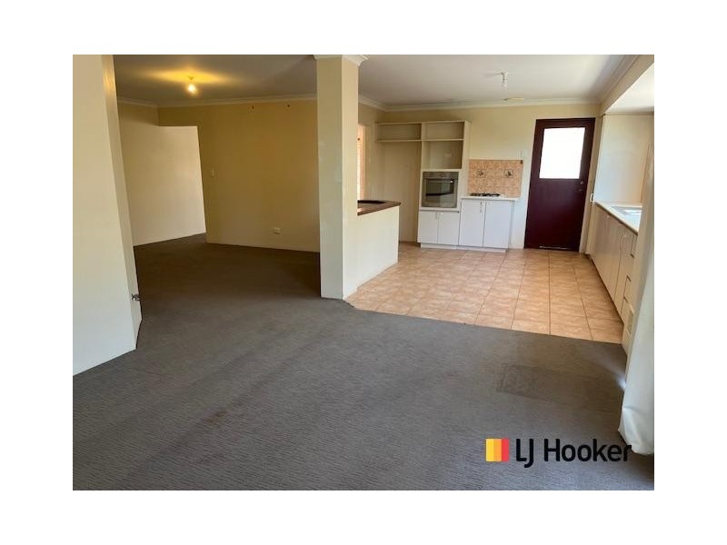 14 Catalpa Crescent, South Lake WA 6164