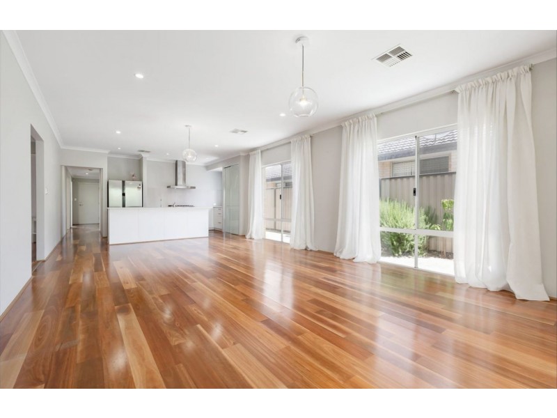 106 Riva Entrance, Piara Waters WA 6112
