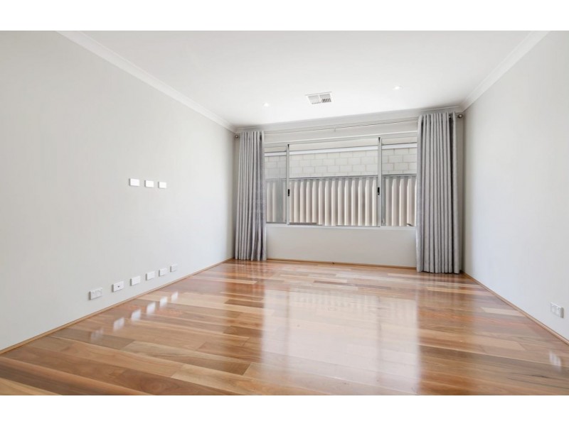 106 Riva Entrance, Piara Waters WA 6112