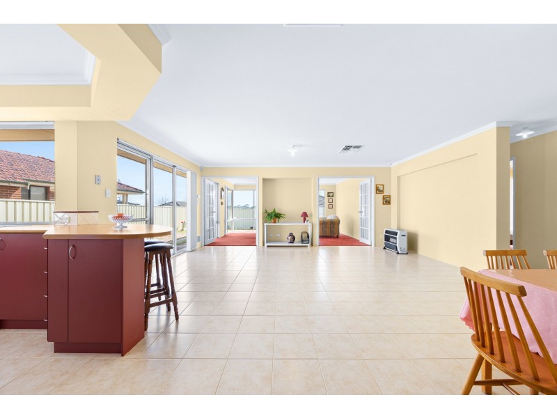 44 Peterborough Circle, North Lake WA 6163