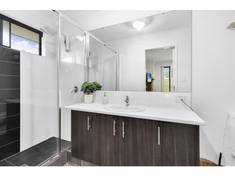 17 Melbourne Loop, Hammond Park WA 6164