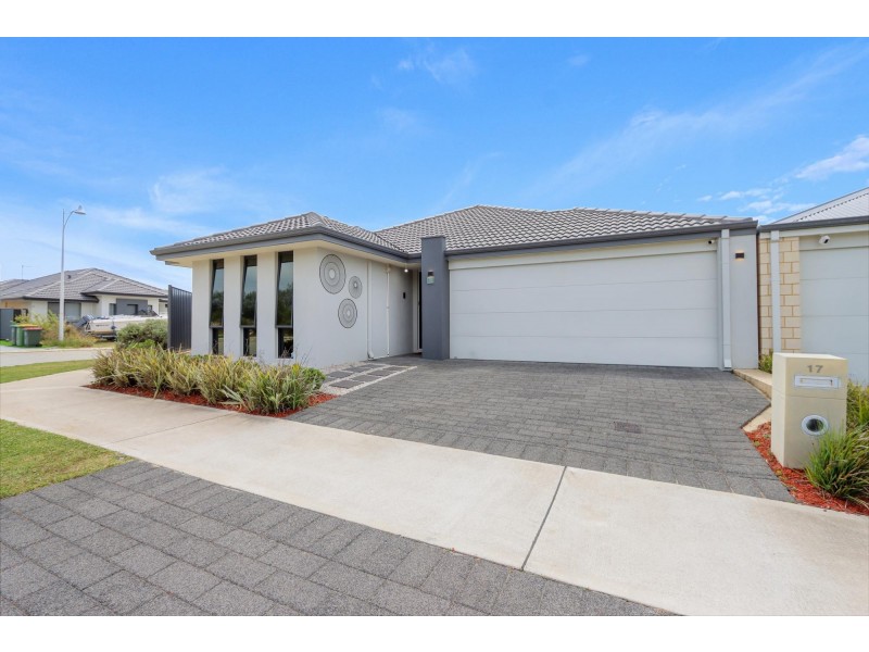 17 Melbourne Loop, Hammond Park WA 6164